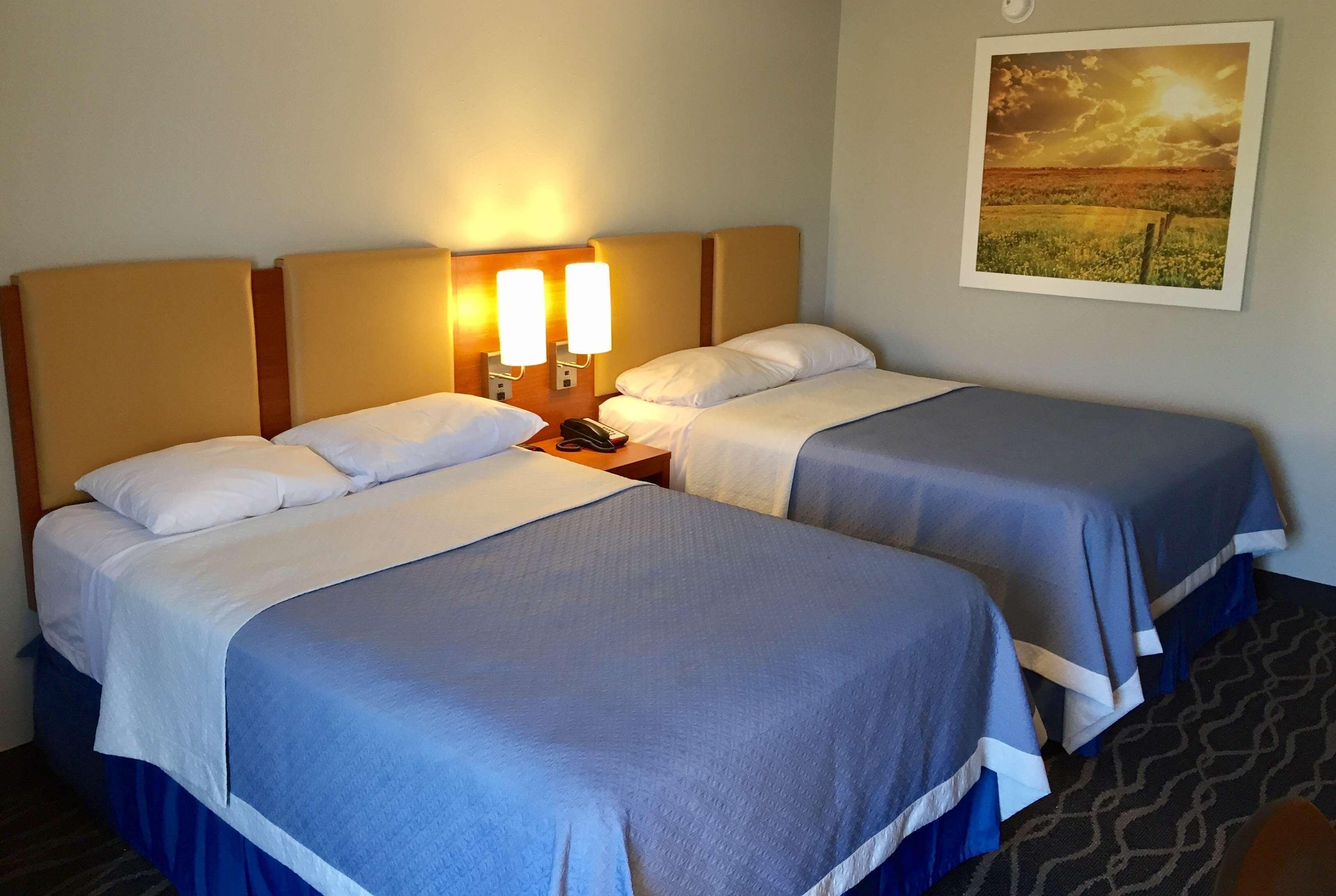ספרינגדייל Days Inn & Suites By Wyndham Cincinnati North מראה חיצוני תמונה