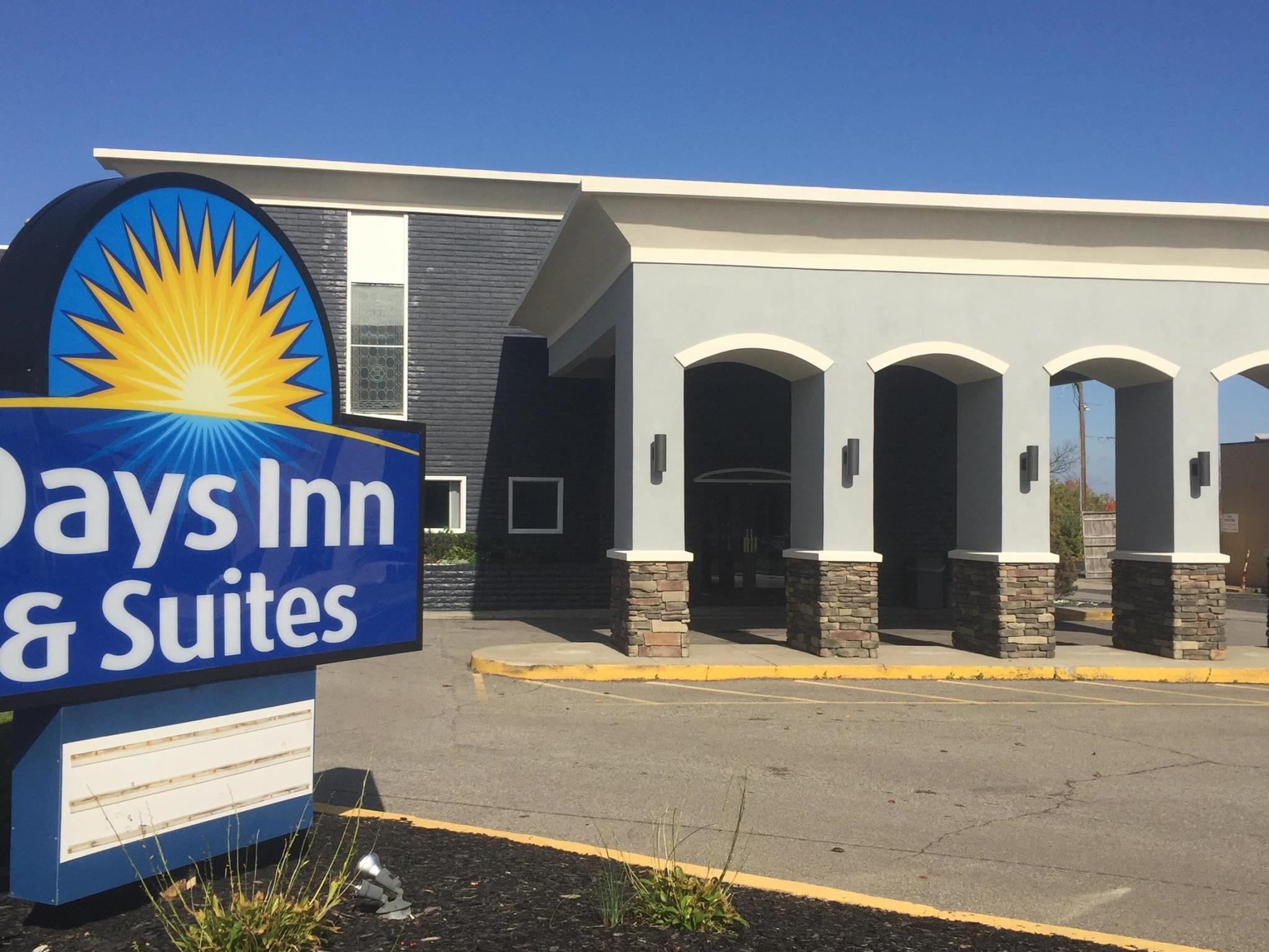 ספרינגדייל Days Inn & Suites By Wyndham Cincinnati North מראה חיצוני תמונה