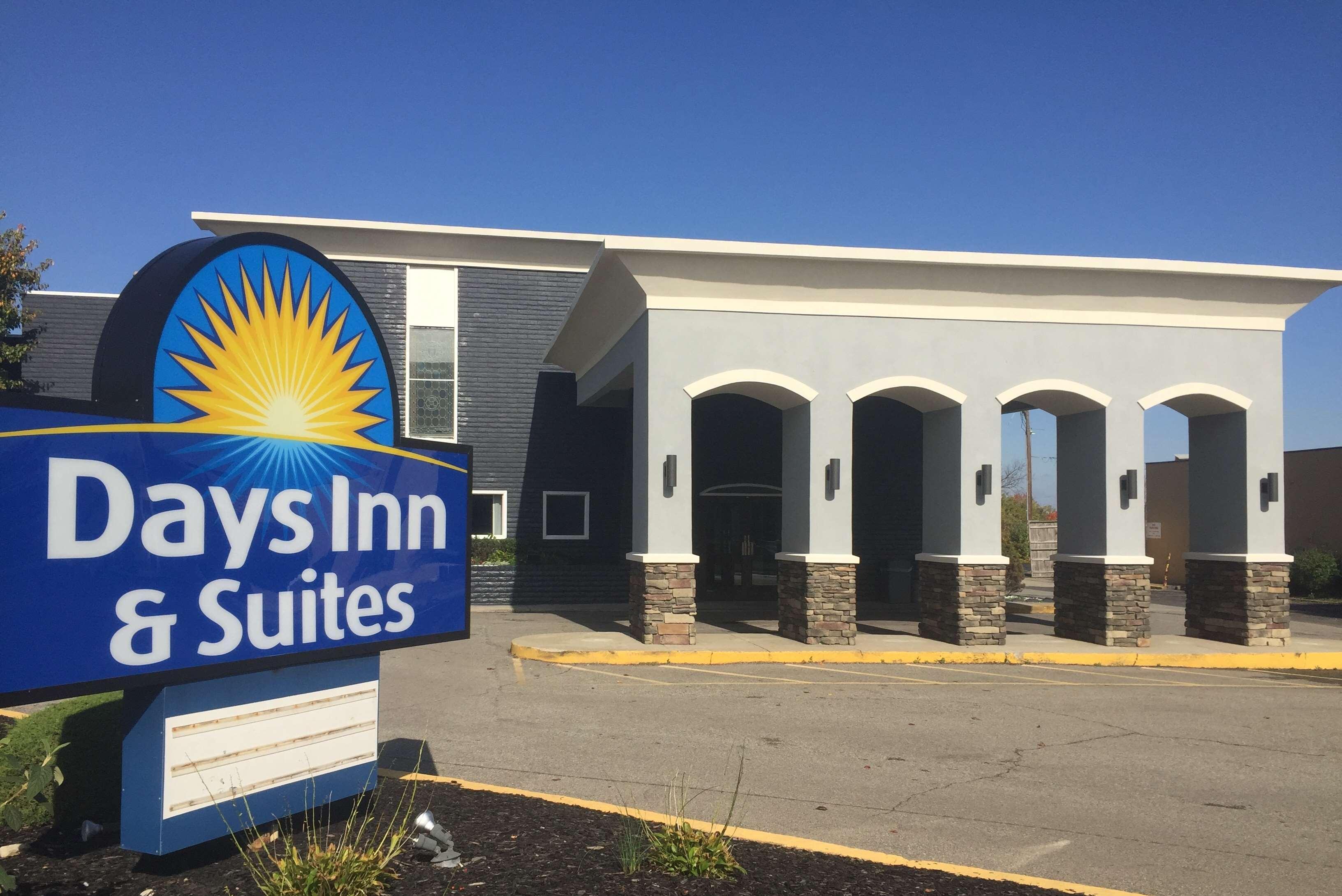 ספרינגדייל Days Inn & Suites By Wyndham Cincinnati North מראה חיצוני תמונה