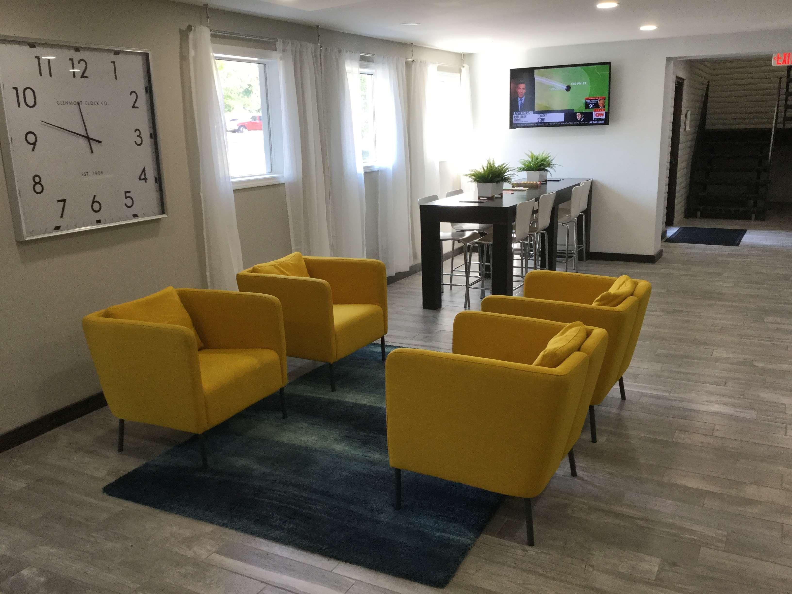 ספרינגדייל Days Inn & Suites By Wyndham Cincinnati North מראה חיצוני תמונה