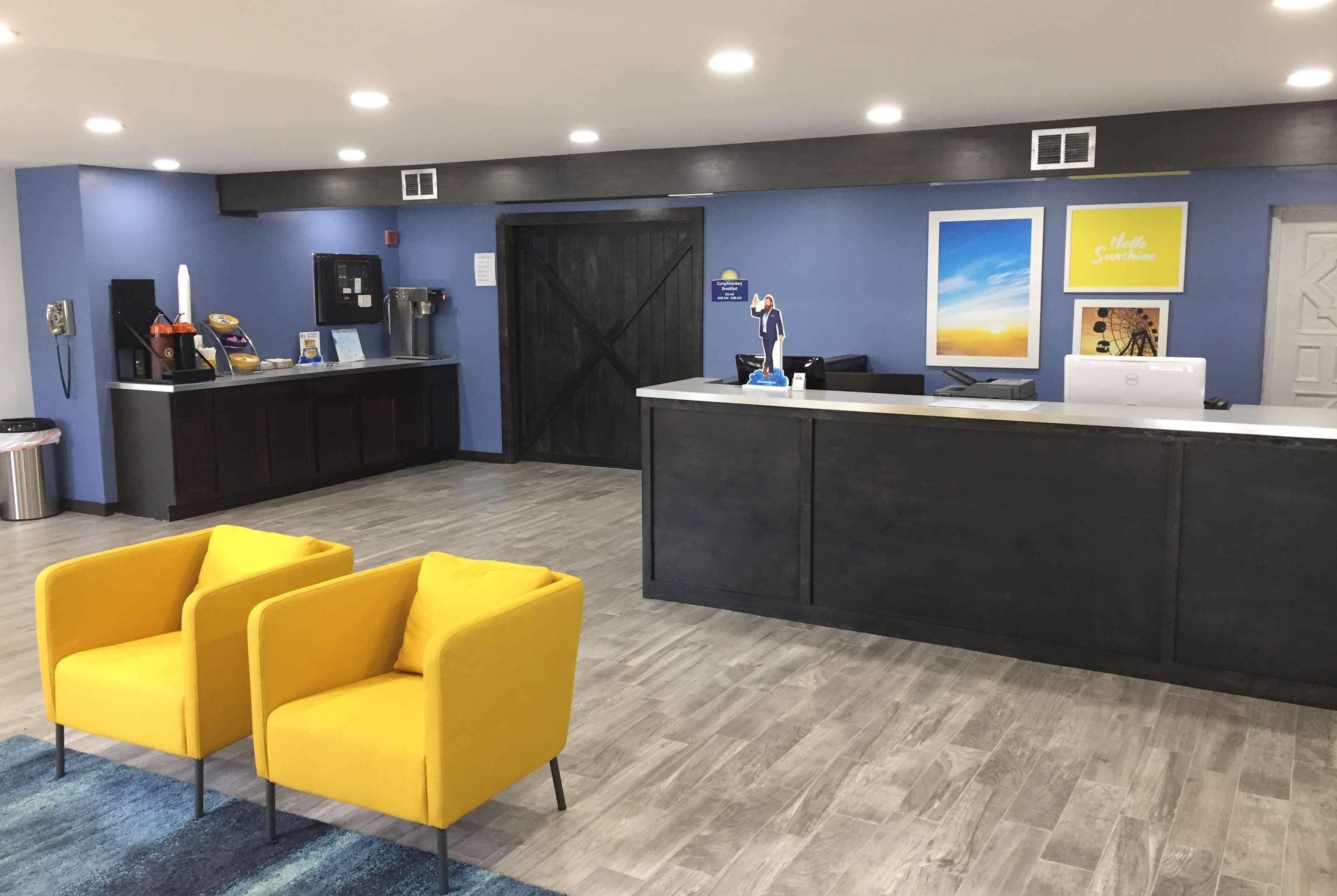 ספרינגדייל Days Inn & Suites By Wyndham Cincinnati North מראה חיצוני תמונה
