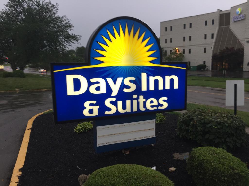 ספרינגדייל Days Inn & Suites By Wyndham Cincinnati North מראה חיצוני תמונה
