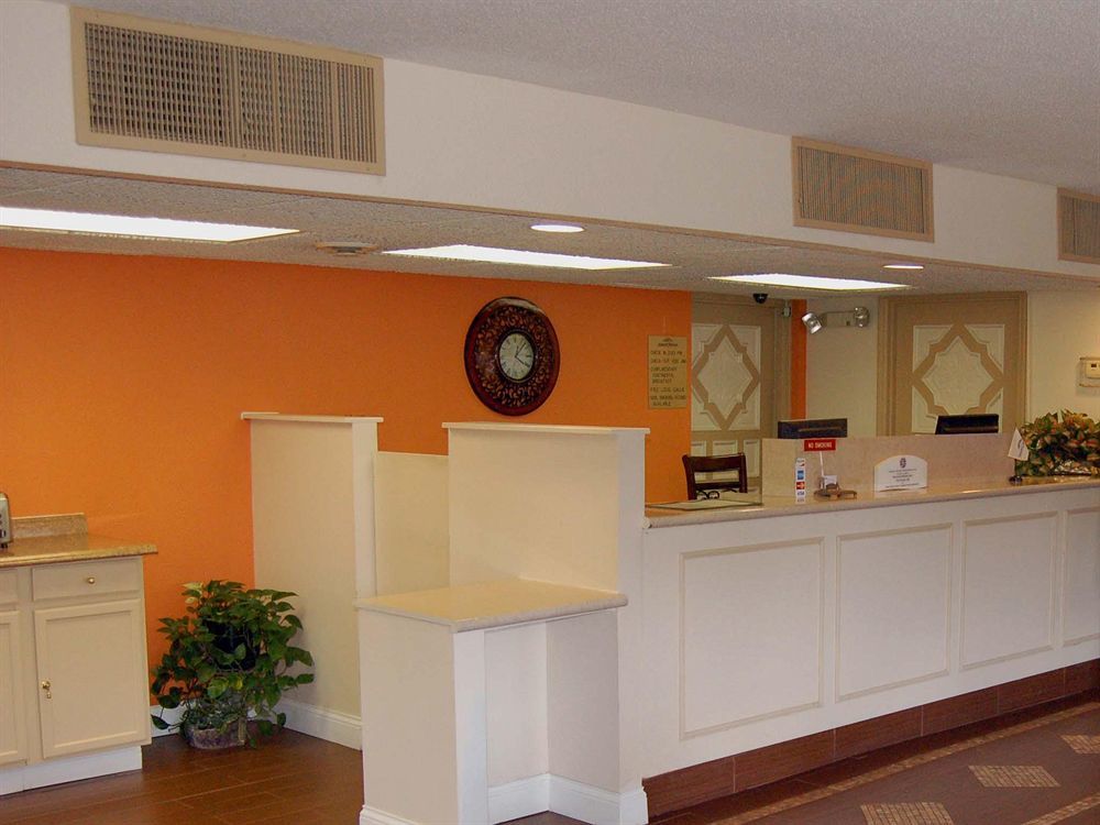 ספרינגדייל Days Inn & Suites By Wyndham Cincinnati North מראה חיצוני תמונה