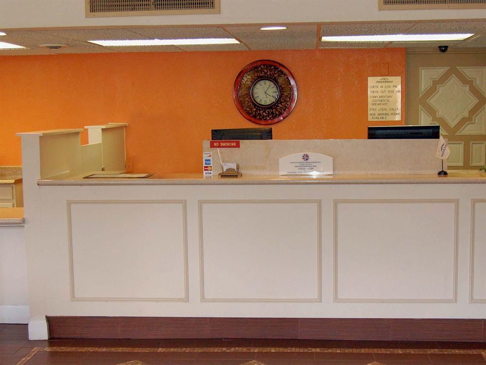ספרינגדייל Days Inn & Suites By Wyndham Cincinnati North מראה חיצוני תמונה