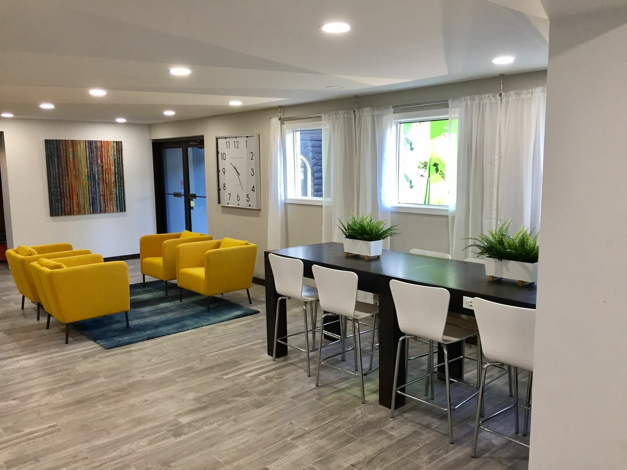 ספרינגדייל Days Inn & Suites By Wyndham Cincinnati North מראה חיצוני תמונה