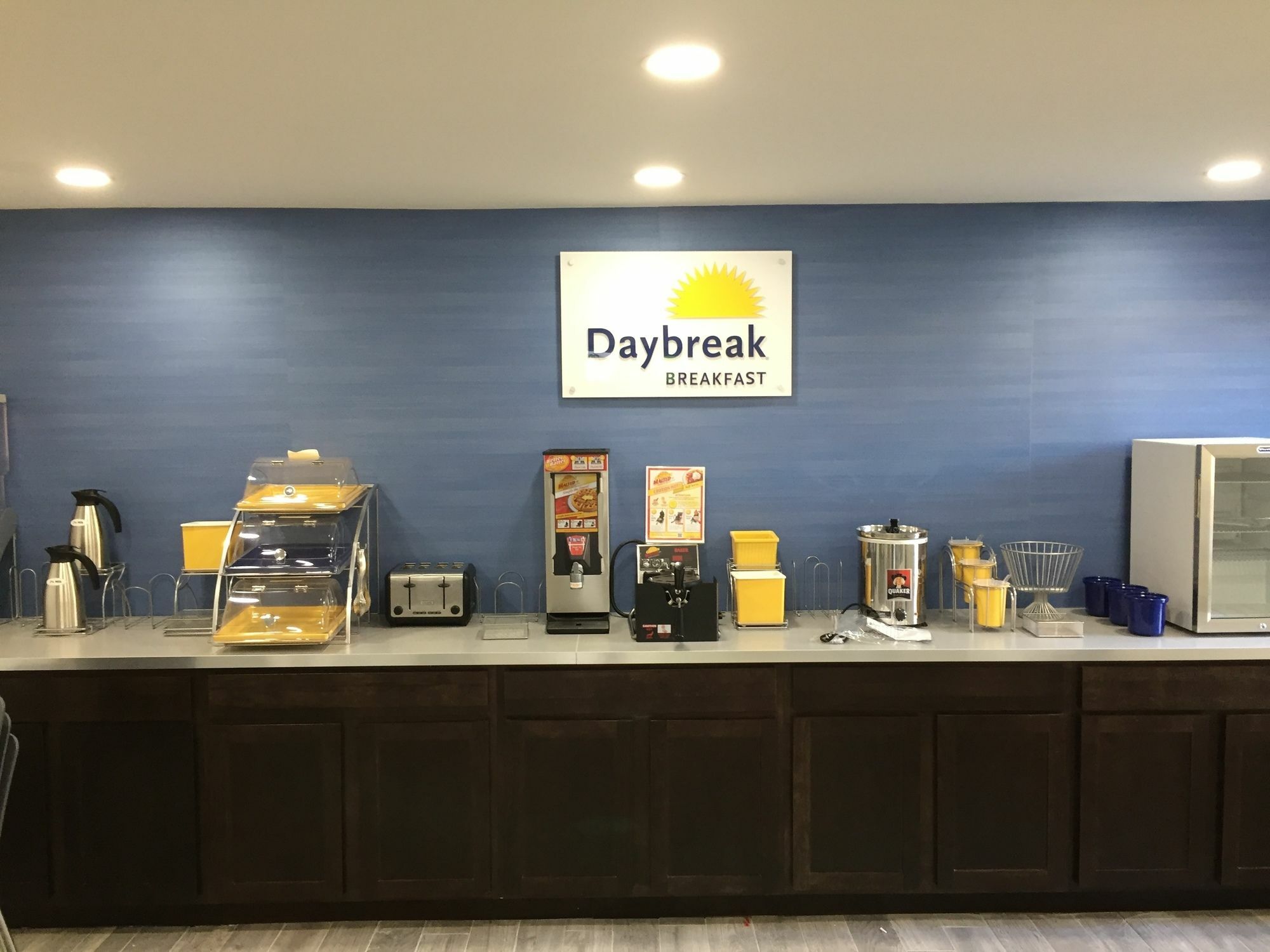 ספרינגדייל Days Inn & Suites By Wyndham Cincinnati North מראה חיצוני תמונה