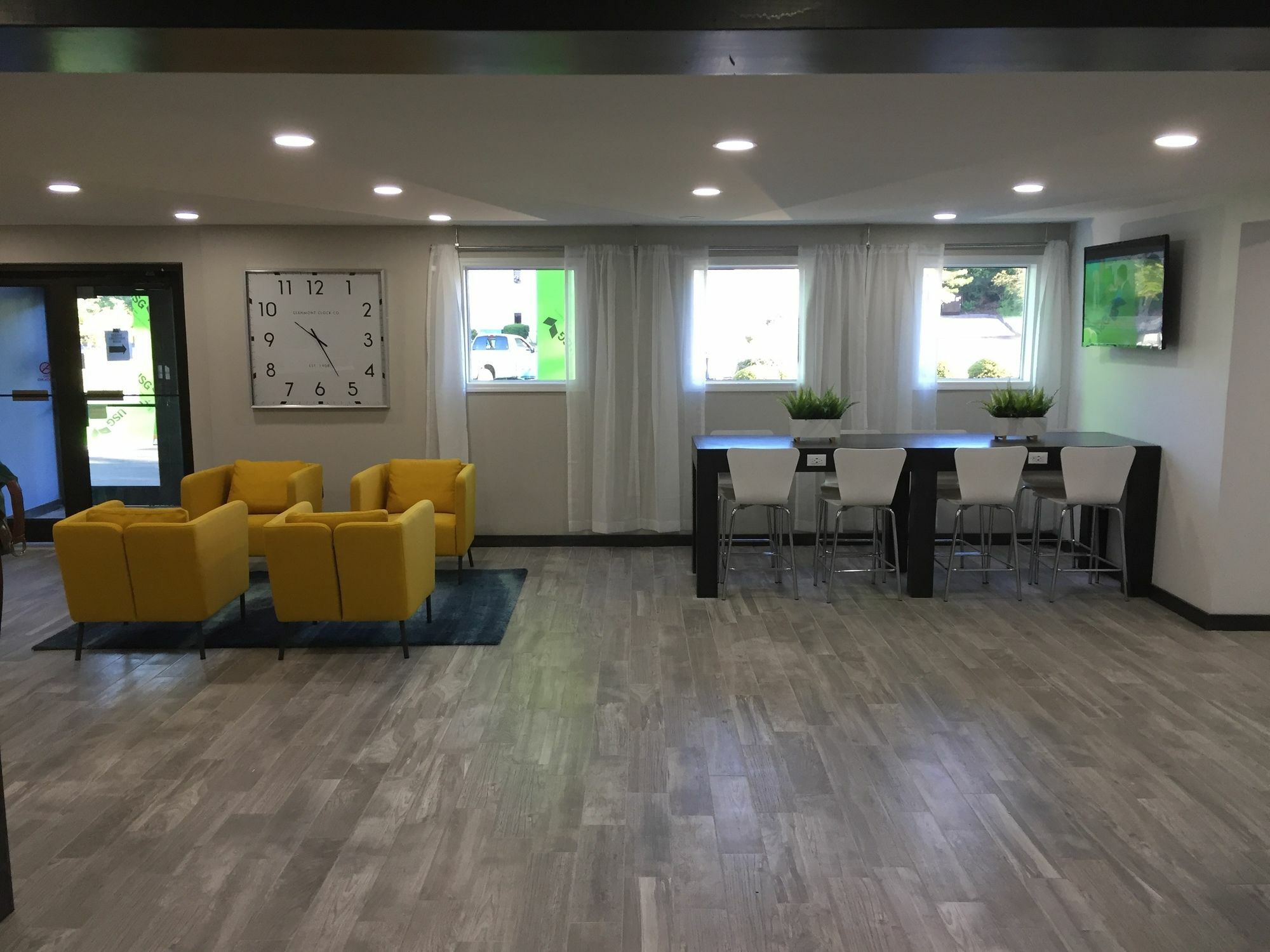 ספרינגדייל Days Inn & Suites By Wyndham Cincinnati North מראה חיצוני תמונה